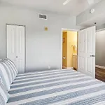 Shores Of Panama 2025 - 1 Bedroom Bunks Sleeps 6, Reserved Parking, Free Fun! Condo