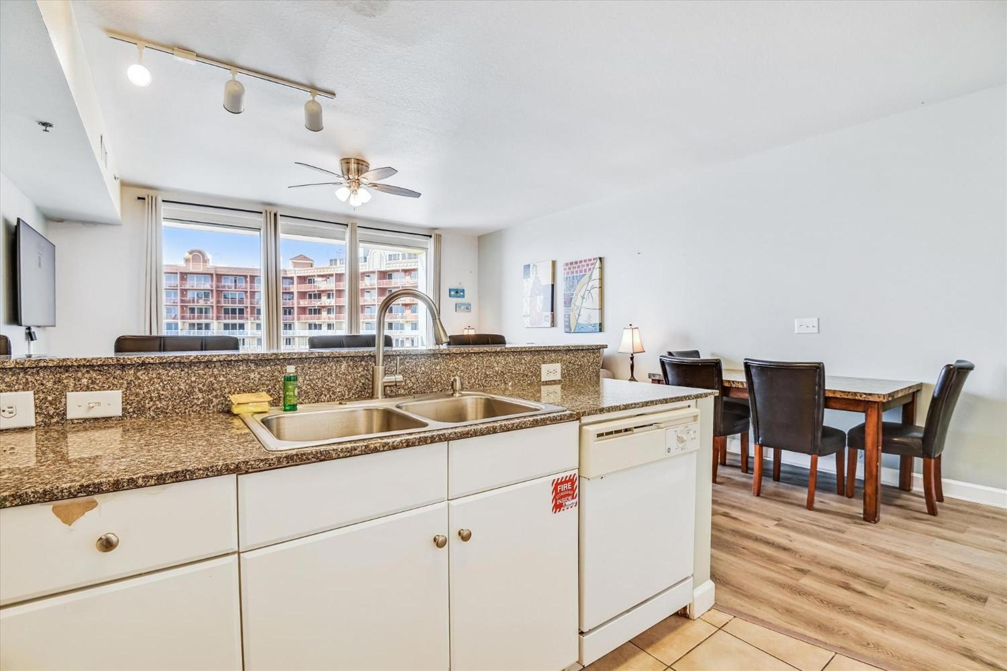 Shores Of Panama 2025 - 1 Bedroom Bunks Sleeps 6, Reserved Parking, Free Fun! Apartment *
