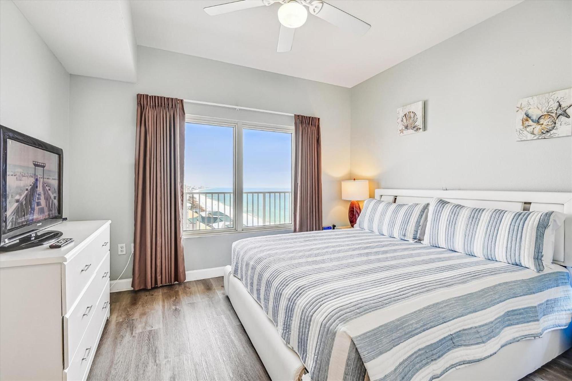 Shores Of Panama 2025 - 1 Bedroom Bunks Sleeps 6, Reserved Parking, Free Fun! * Panama City Beach